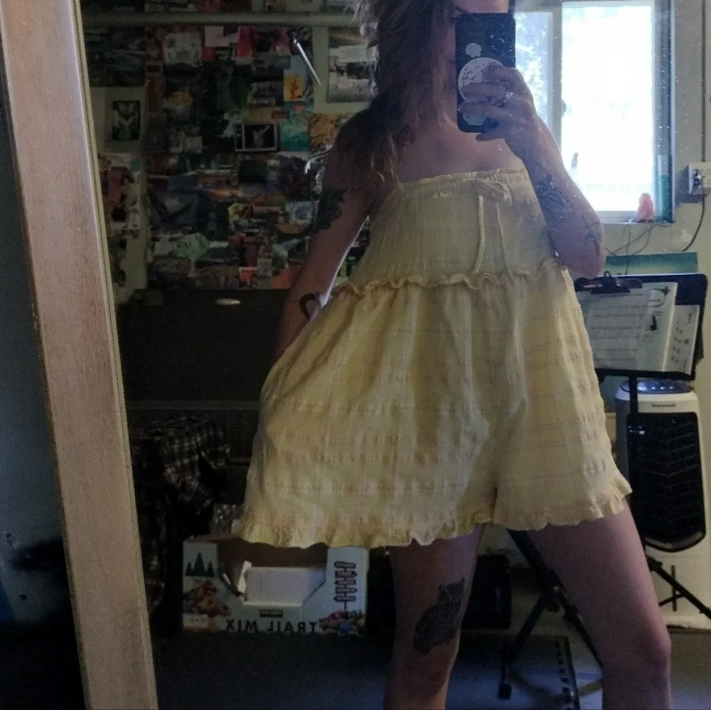 Urban Outfitters Ruffle Me Romper - Picture 2 of 7